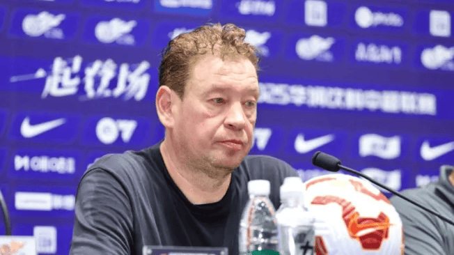 div, 名第一第二 div, 名第一第二