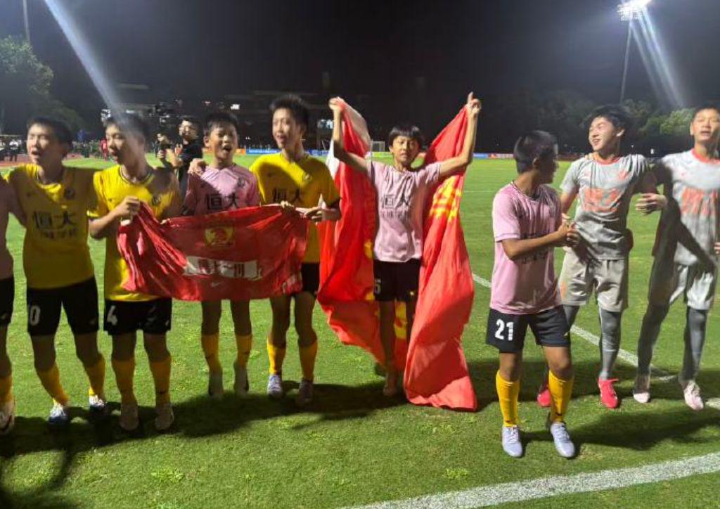 足校需要自 足校需要自