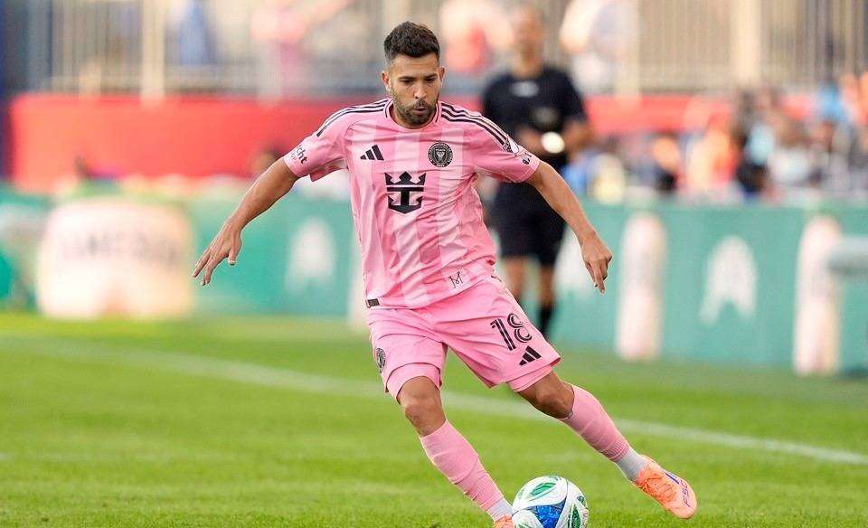 杯箱里, 奇怪, 密携手谢幕 杯箱里, 奇怪, 密携手谢幕