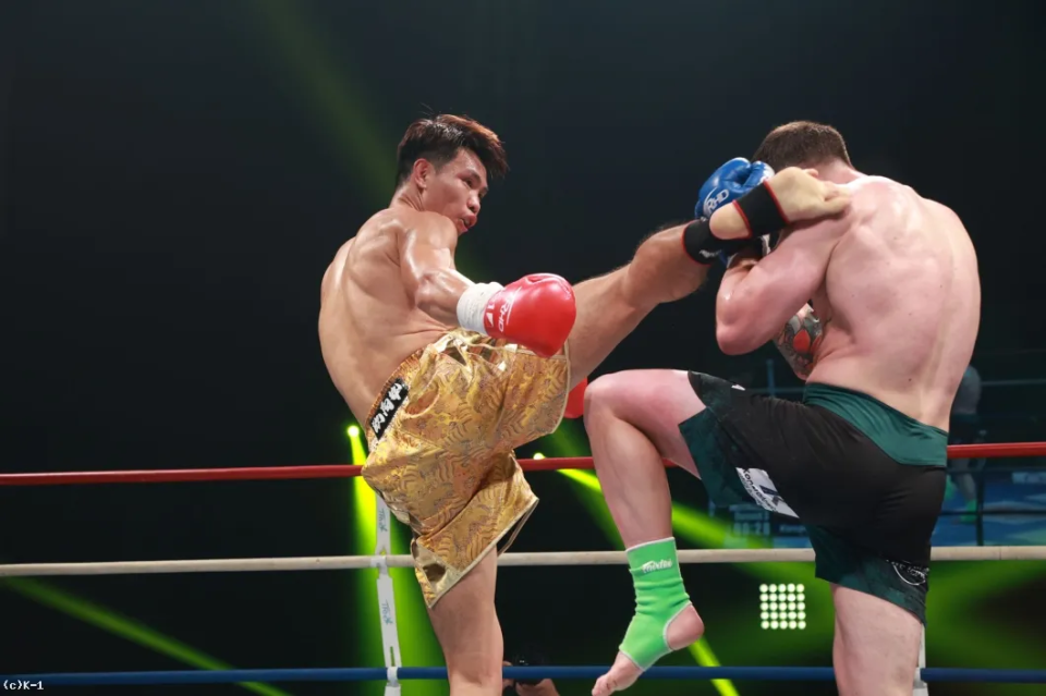 公斤级第二, 乔纳森通过, gFWv 公斤级第二, 乔纳森通过, gFWv