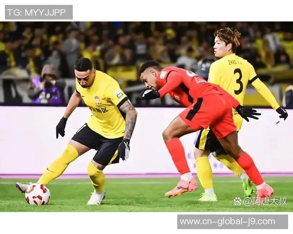 中超第三十轮恒大与北京国安激战正酣谁能笑到最后争夺冠军荣耀